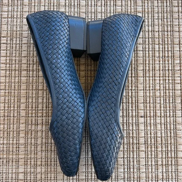 Trotters Woven Navy Blue Heeled Loafers Dress Shoes, Size 10 Wide - Picture 4 of 11